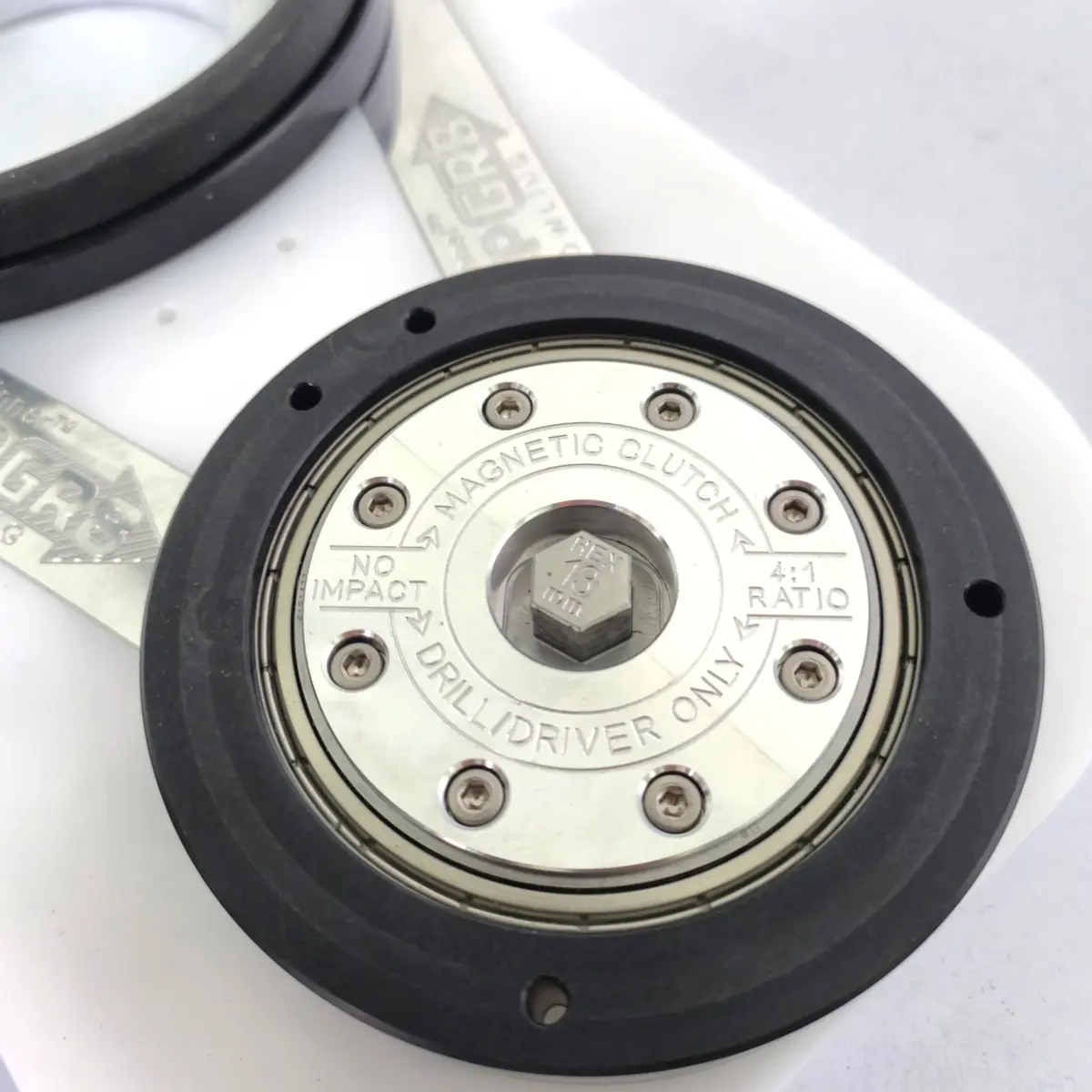 Spinnerᵀᴳ magnetic clutch and 13 mm drive connection